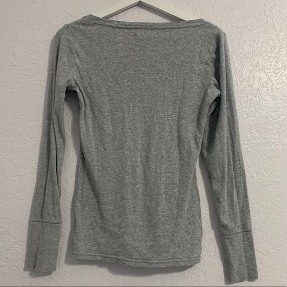 Aeropostale Grey Long Sleeve - Picture 2 of 3